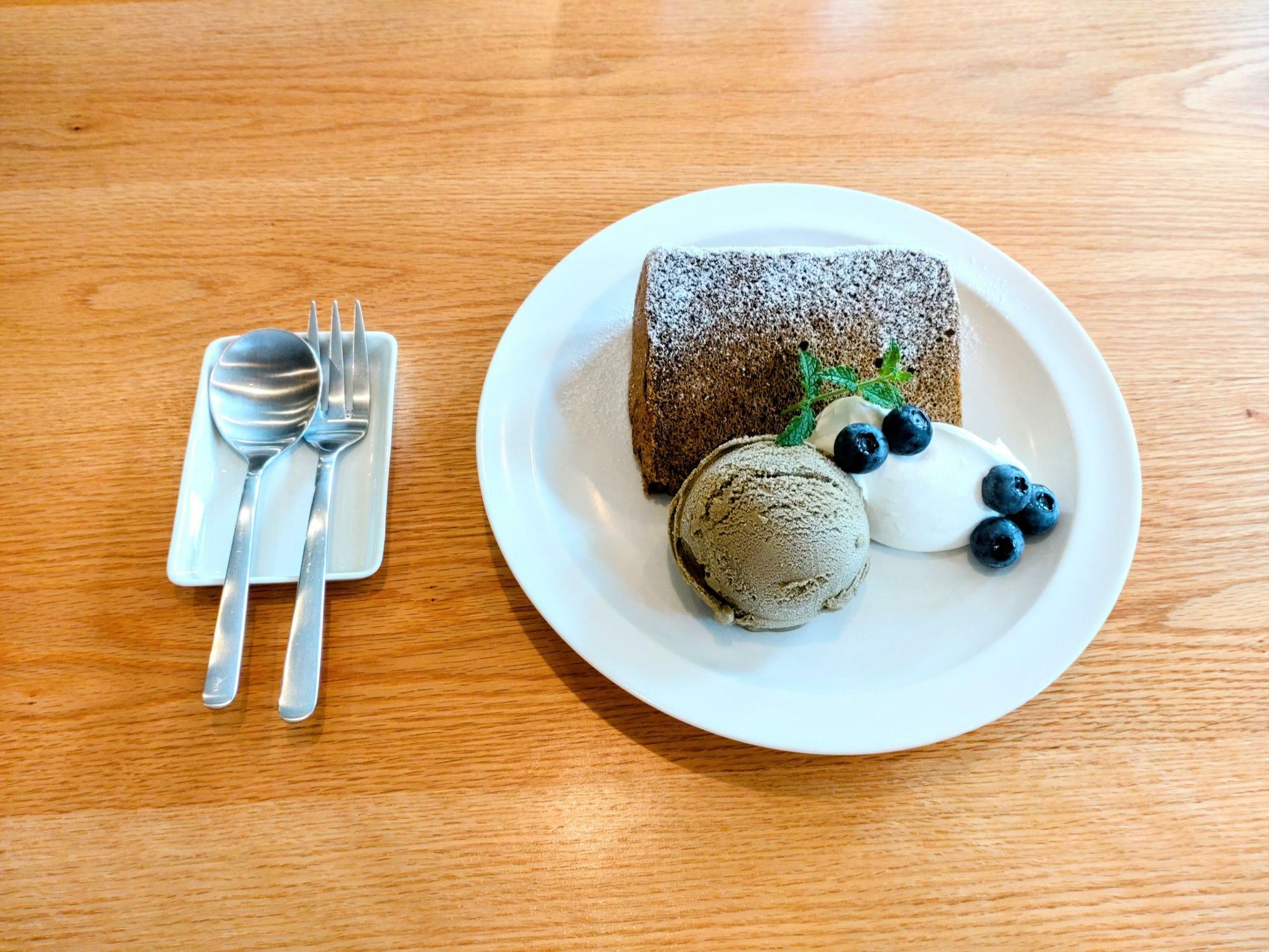 Chiffon cake(houji tea)　750円(税込)