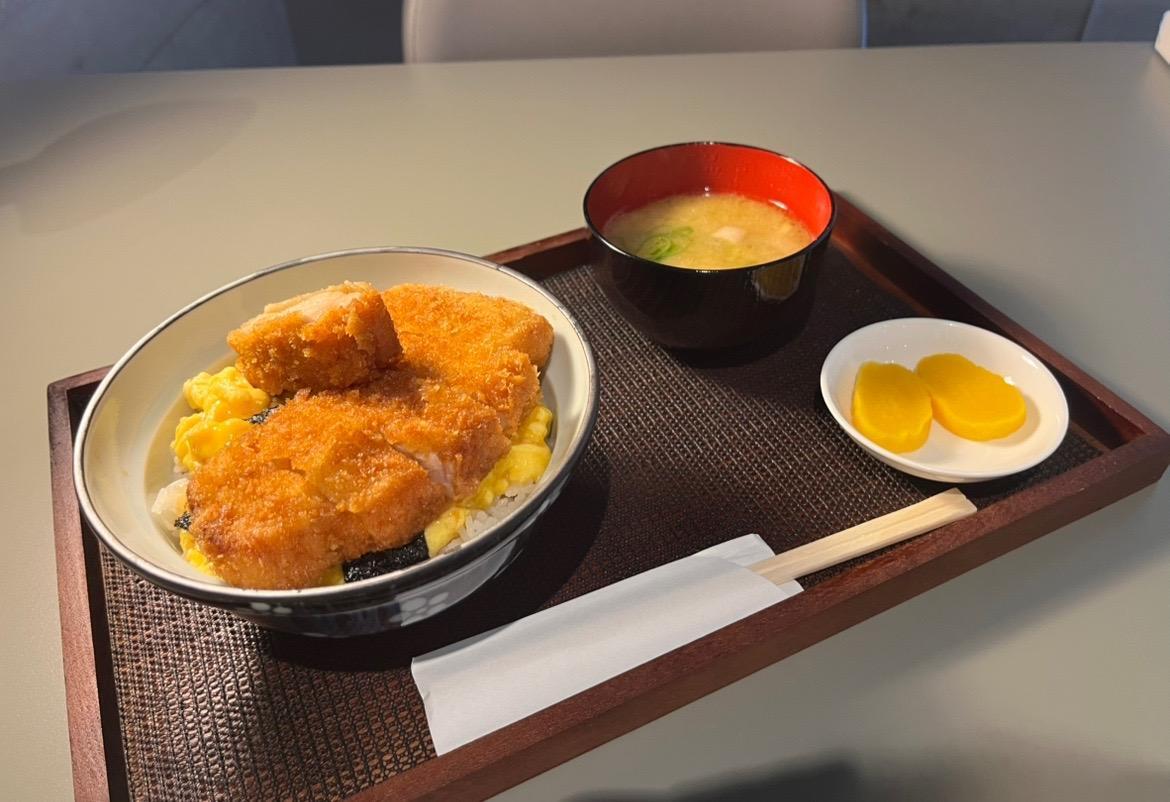 カツ丼出品 取り調べかつ丼」が体験できる店 木更津に80日間限定でオープン