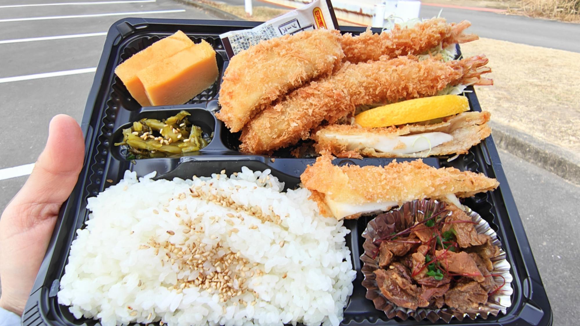 海鮮フライ弁当　1,350円