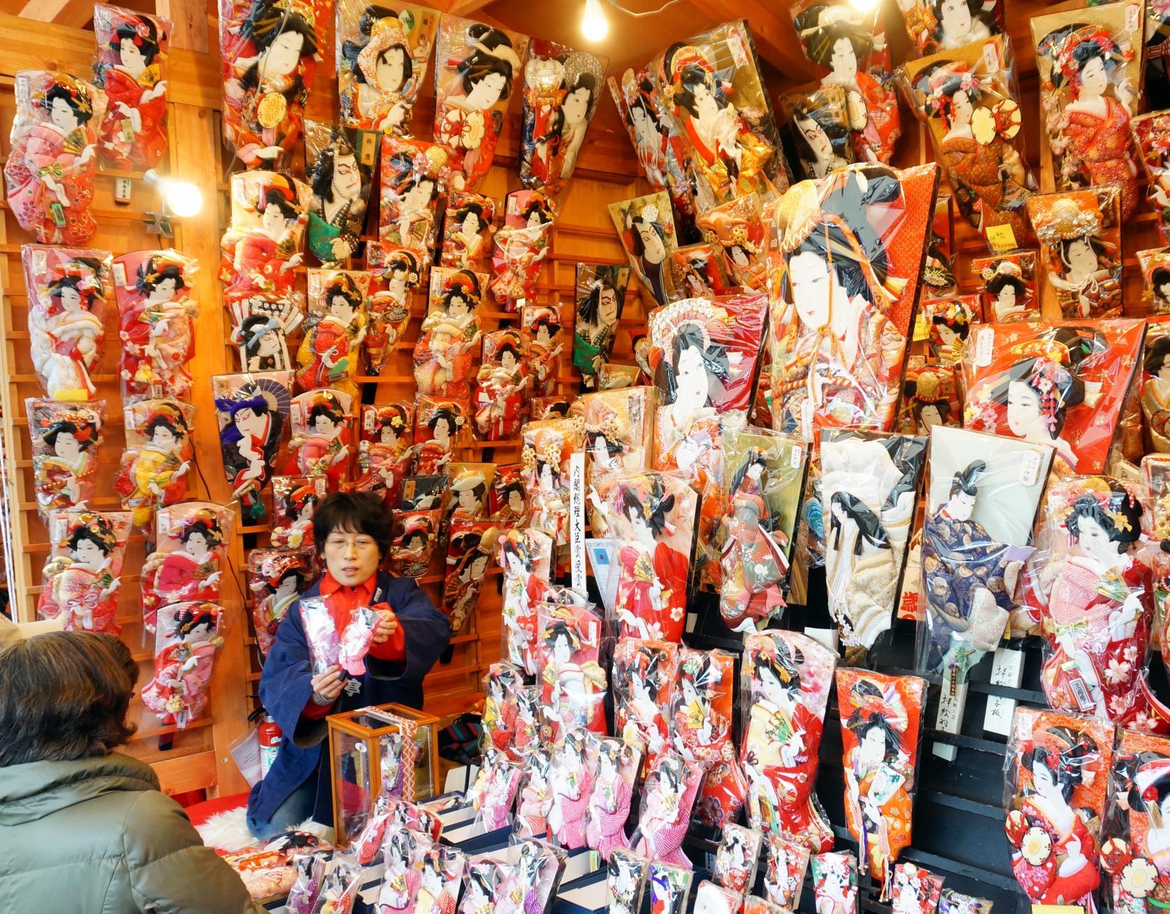 日本の伝統「羽子板市」 東京・浅草寺（Yahoo!ニュース オリジナル THE