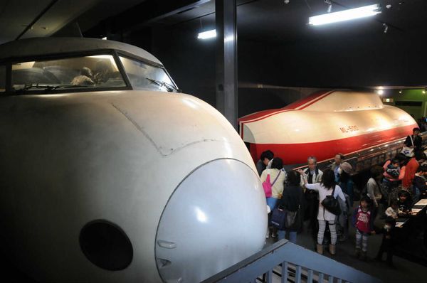 大阪・交通科学博物館閉館まで1週間、別れを惜しむ人々でにぎわう