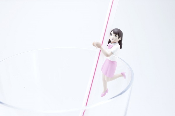 カゴメ新CMでモーニング娘。'14がコップのフチ子に！？ 古田新太と共演