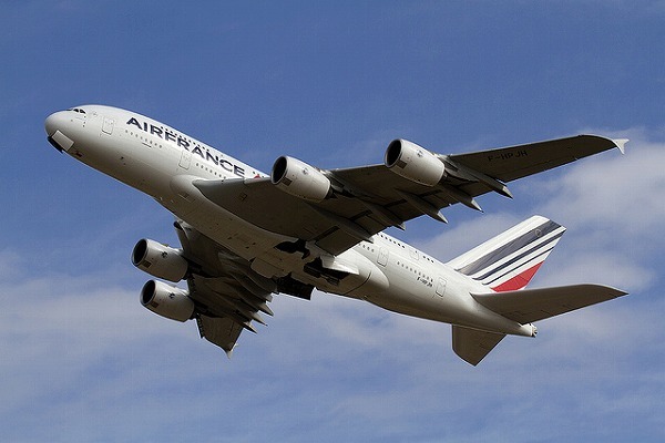 アシアナ航空の超大型旅客機A380型が成田空港乗り入れ ── その目的と