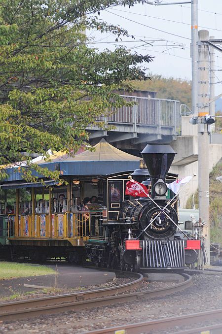 梅小路100年史　梅小路蒸気機関車運転士の百年史JR西日本　国鉄　鉄道省　非売品 梅小路100年史 梅小路蒸気機関車運転士の百年史JR西日本 国鉄