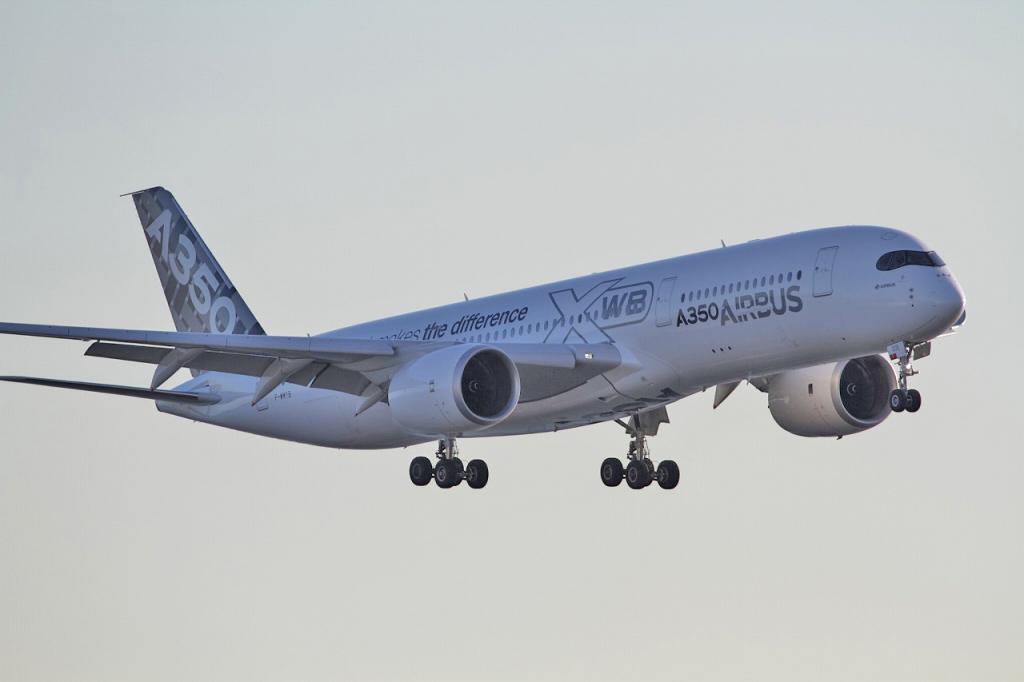 新型旅客機エアバスA350 XWBが日本初飛来 ── 羽田空港（Yahoo