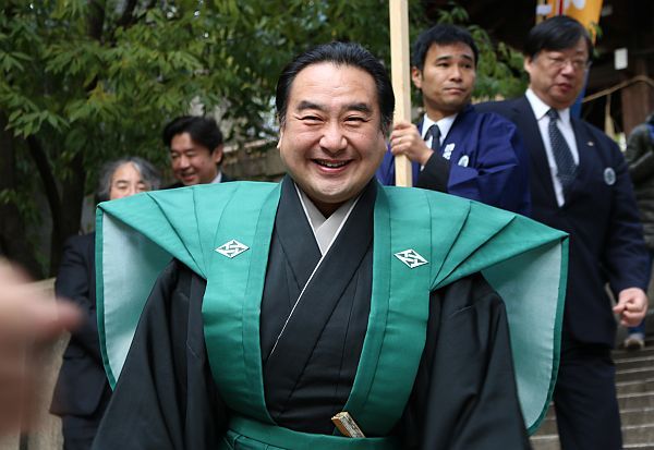 中村翫雀改め四代目「中村鴈治郎」が船乗り込み ── 多くのファンの