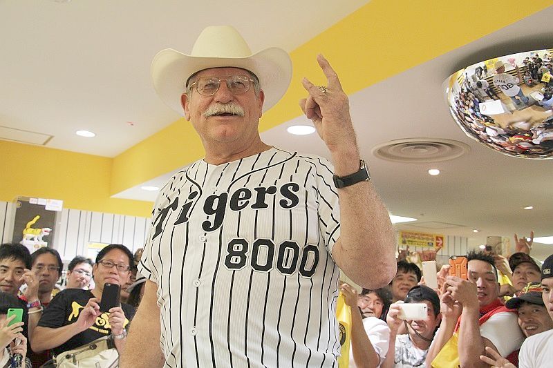 スタン・ハンセン×阪神タイガースコラボレーション2022Tシャツ 