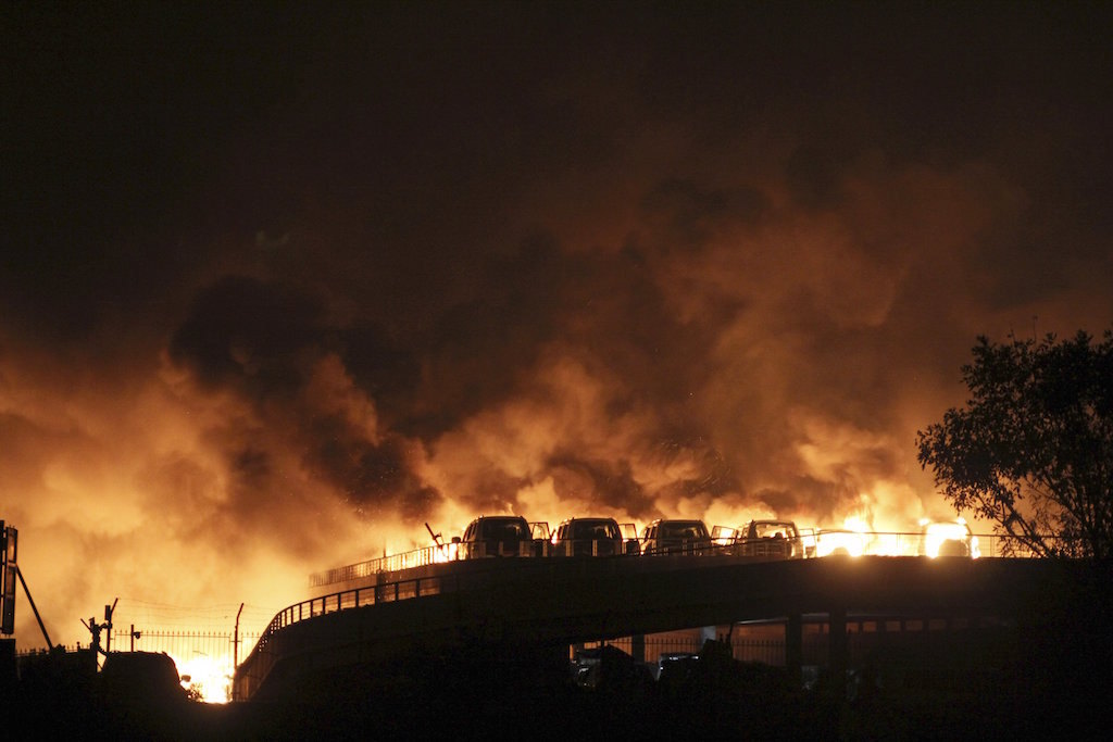 放水したら爆発」中国・天津大爆発、日本の消防は大丈夫？（Yahoo