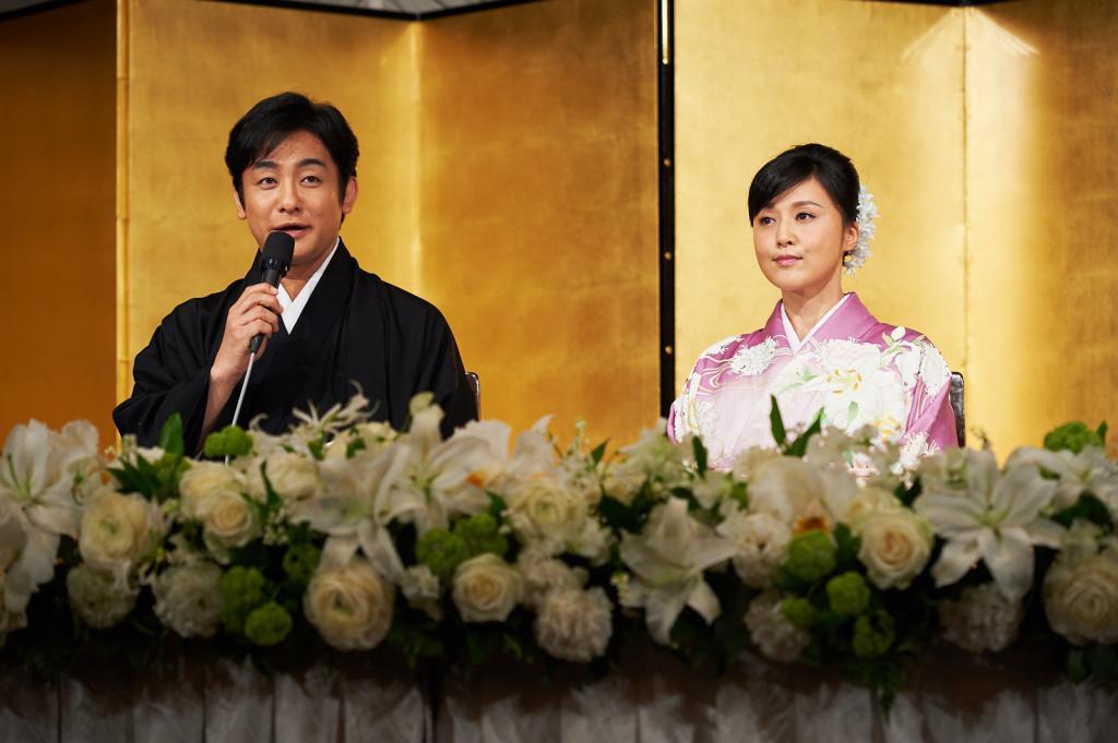 片岡愛之助さんと藤原紀香さんが結婚会見 プロポーズの言葉はまだ