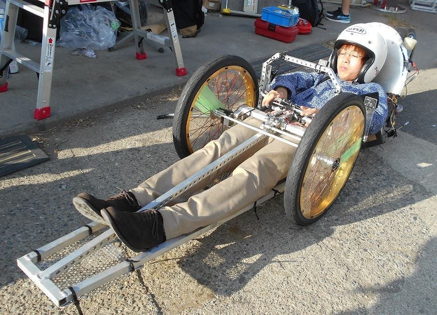 省エネカーレースで長野高専が全国制覇 最強の「エコ」目指す 省エネカーレースで長野高専が全国制覇 最強の「エコ」目指す