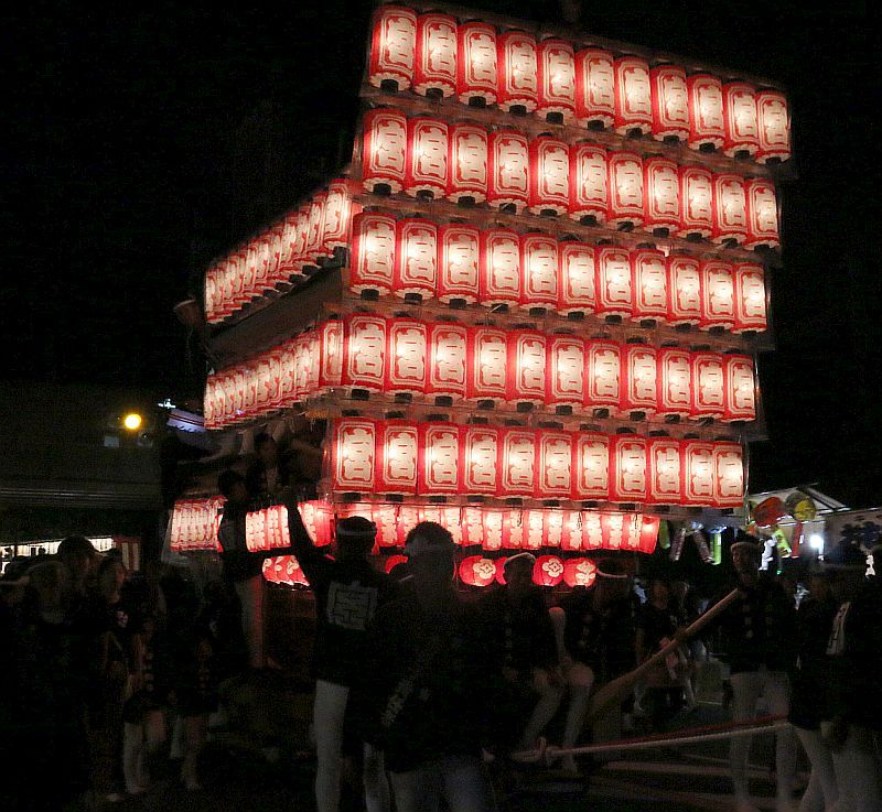 下之町　提灯　だんじり 岸和田だんじり祭「灯入れ曳行」提灯のあかりと鳴り物と（Yahoo