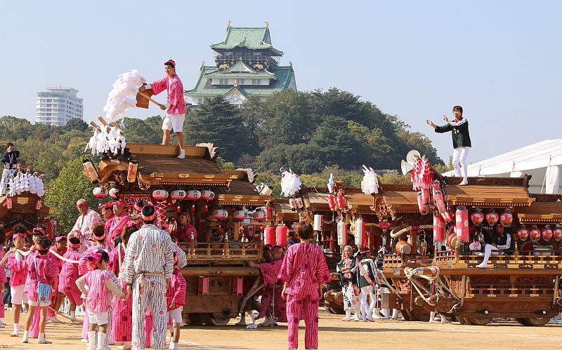 大阪城公園に府内各地のだんじり大集結 青空に掛け声響く（THE PAGE） - Yahoo!ニュース