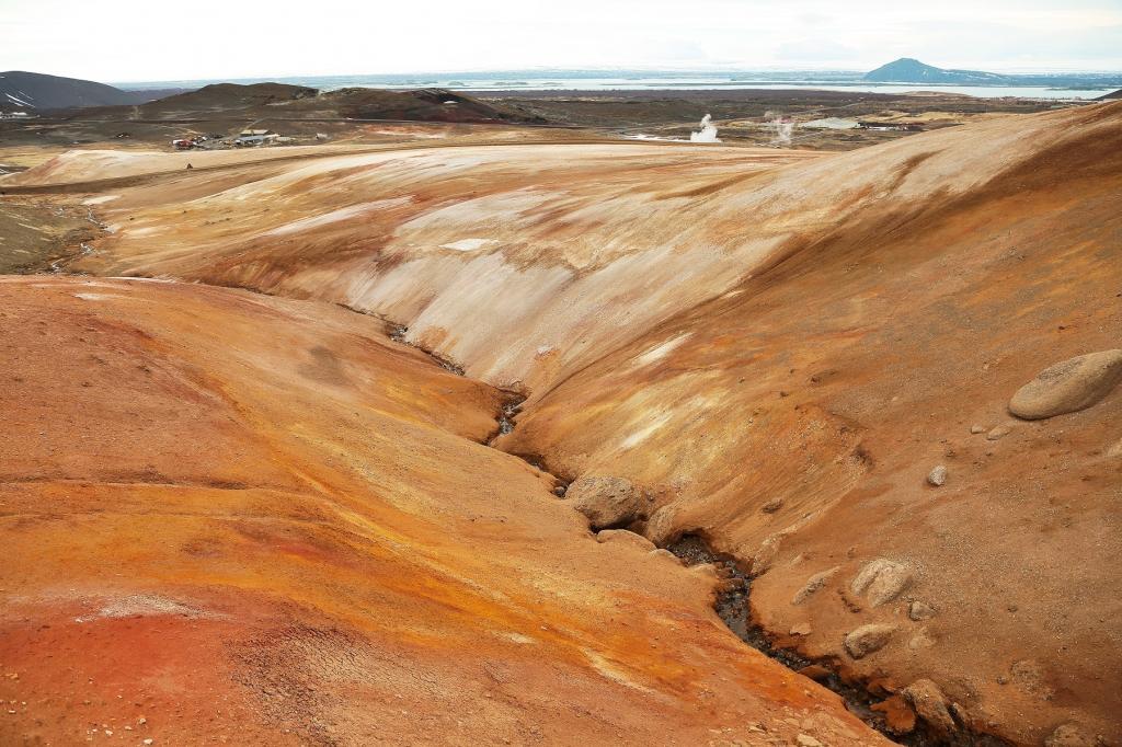 地球の裂け目を歩いてみた アイスランドの地上で見たプレートの境目 The Page Yahoo ニュース