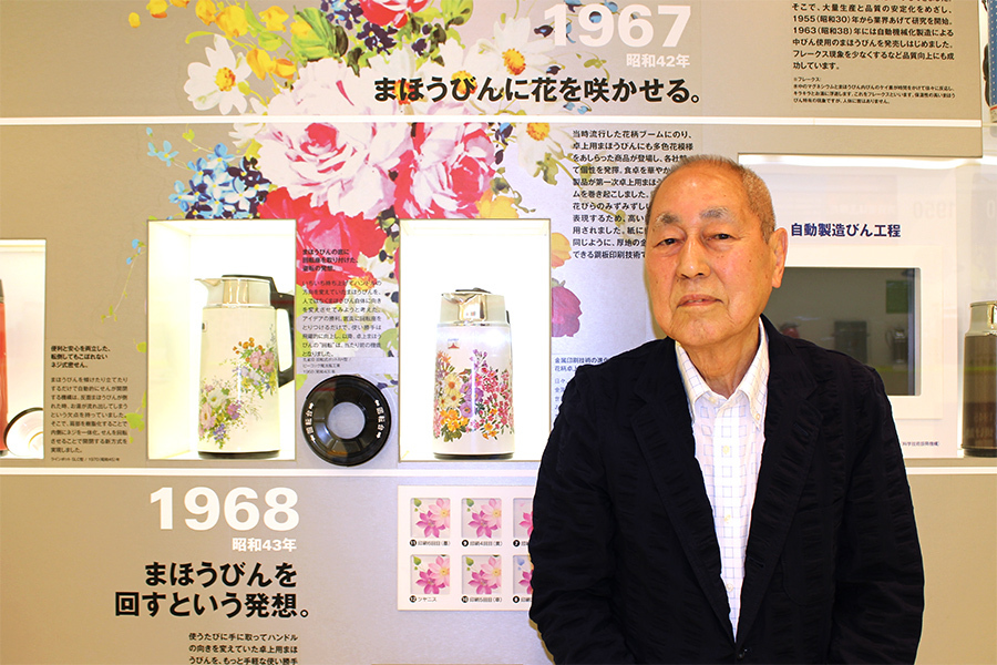 70年代の、タイガーと象印の人気の花柄二点です。 タイガー魔法瓶100周年記念モデル レトロ柄復刻シリーズが登場