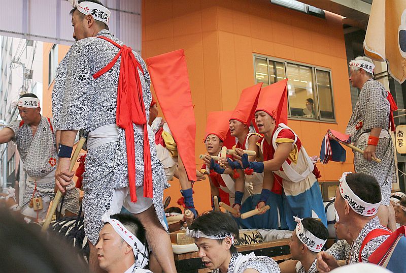 天神祭は宵宮 暑さの中勢いよく催太鼓や大阪締め響く（THE PAGE） - Yahoo!ニュース