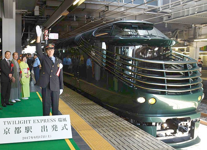 豪華寝台列車に座席指定特急、廃止区間の復活も 2017年の鉄道を