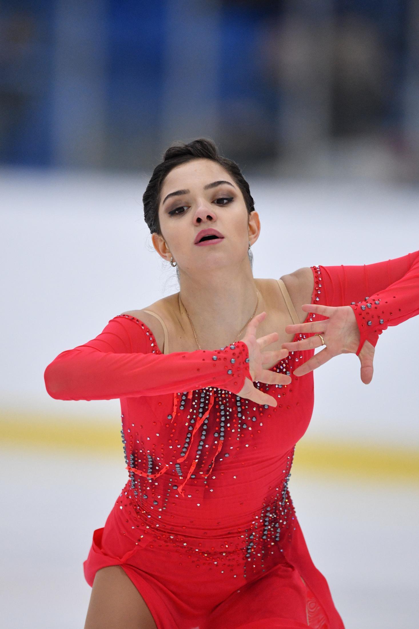 ロシア フィギュアスケート メドベージェワ選手 表紙 洋雑誌