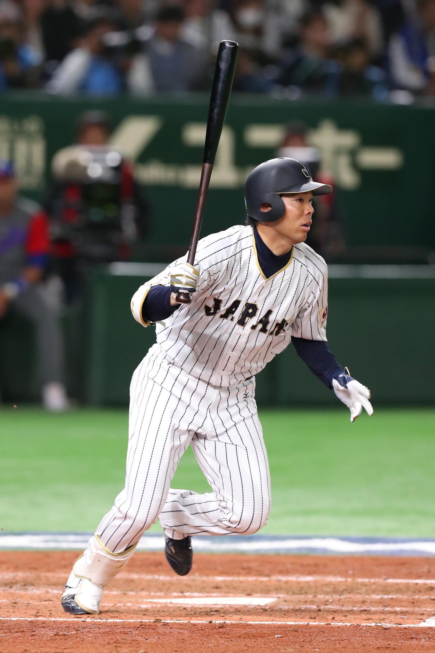 レッズはなぜ秋山翔吾と3年約16億円で契約合意したのか？（THE