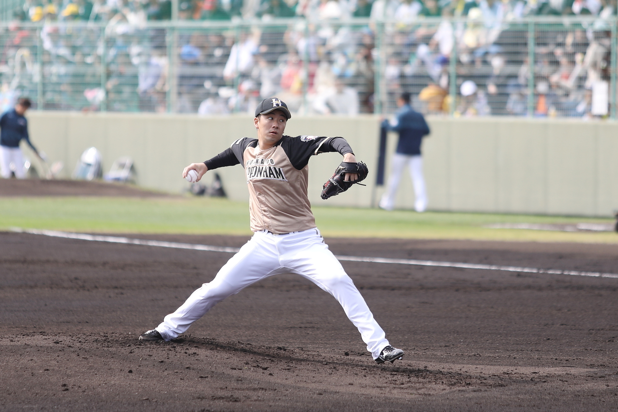 阪神藤浪と日ハム佑ちゃん。共に復活を目指す崖っぷちの2人の甲子園優勝投手は沖縄対決に何を見せて何を感じたのか？（THE PAGE） -  Yahoo!ニュース