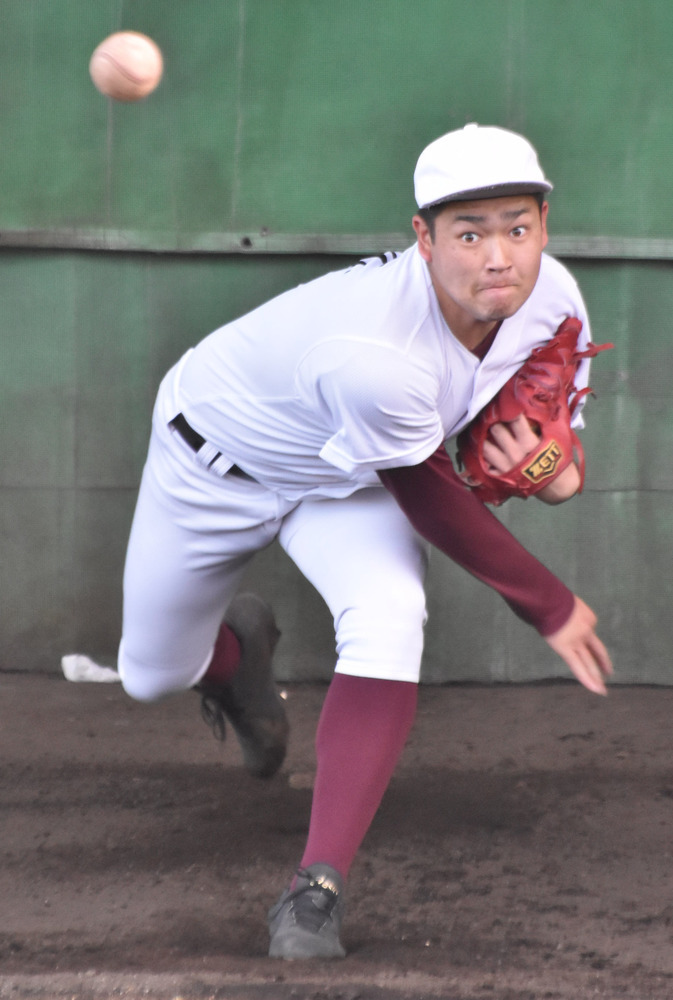 春に輝け・常総学院の挑戦2021＞選手紹介／1 秋本璃空投手（2年