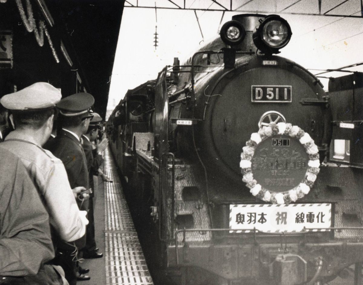 昭和歌謡に歌われた青森駅、60年ぶり一新　戦前からの立ち食いそばも歴史に幕　写真でたどる懐かしの駅舎