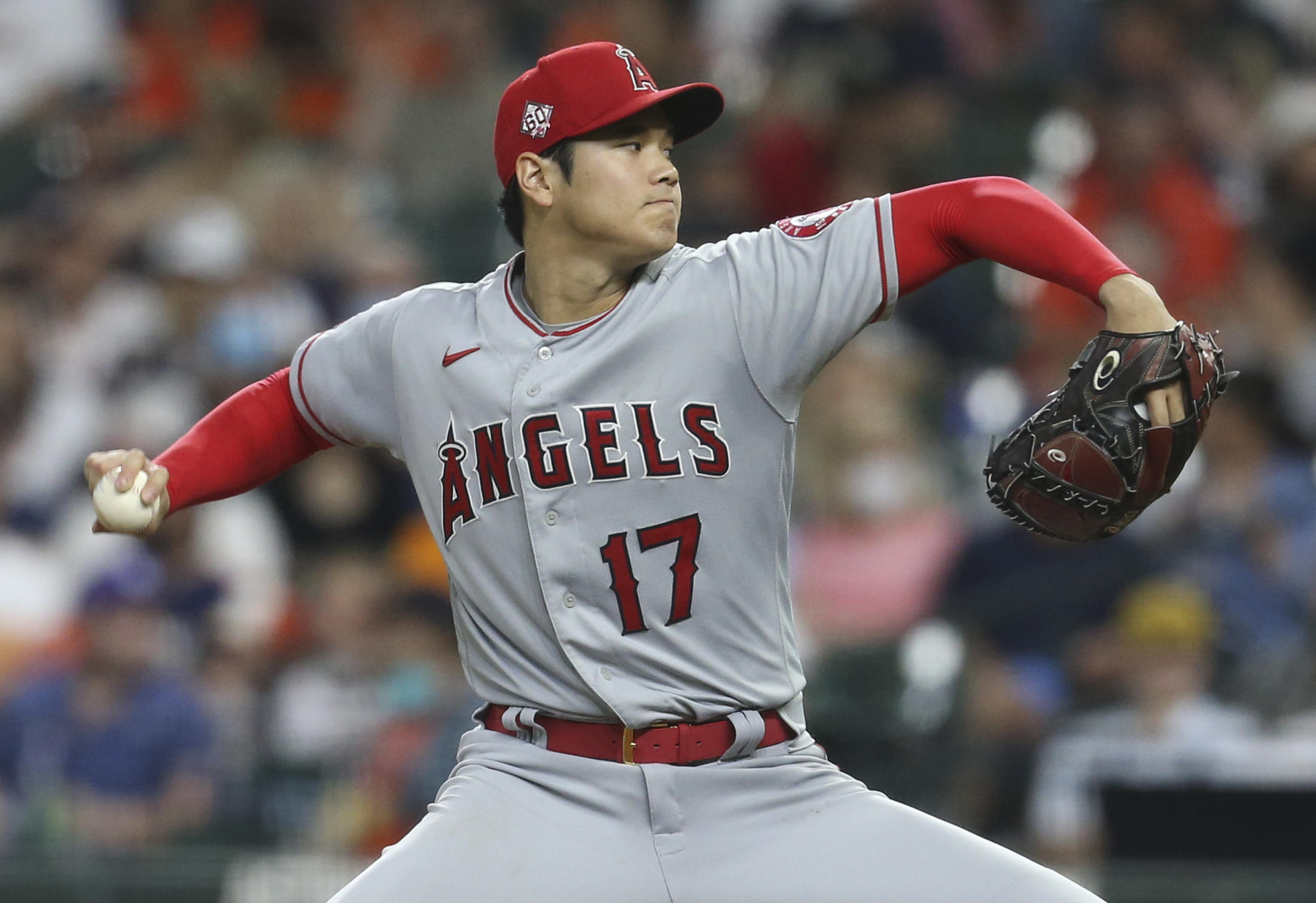 大谷翔平の“リアル三刀流“に全米が震撼「珠玉投球の後に外野を守り 