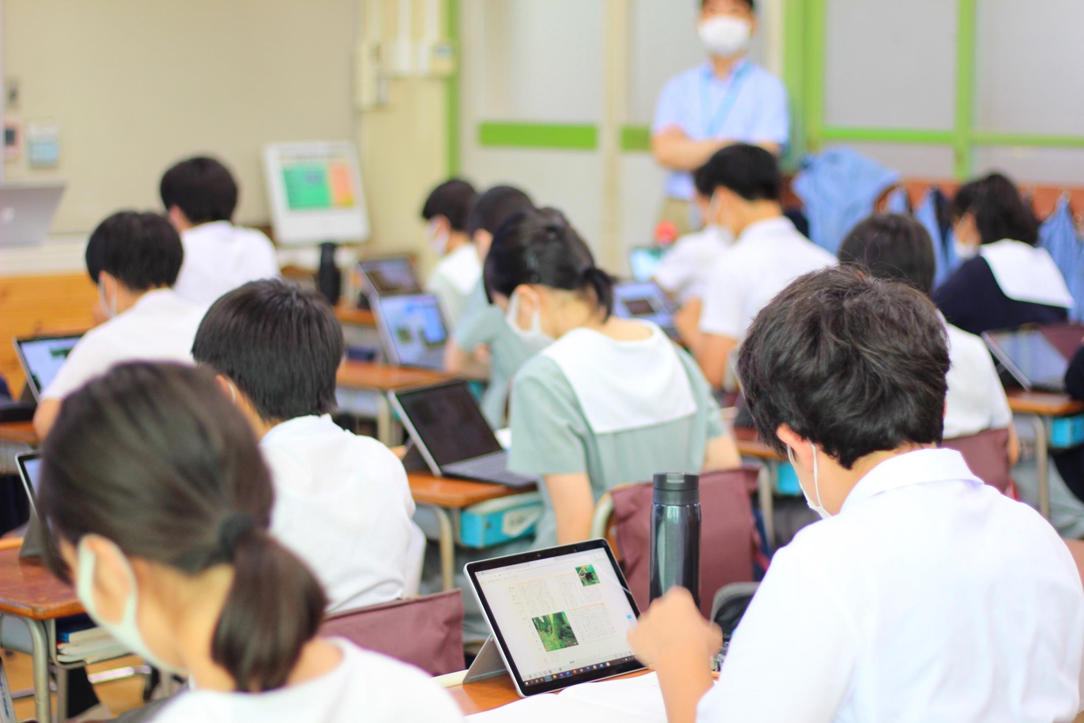 コロナ禍で進む「GIGAスクール構想」 デジタル教科書への期待と