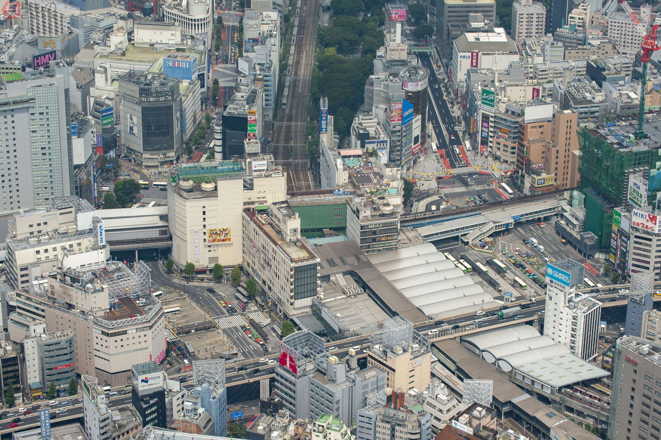 【空から撮った鉄道】大きく変化し続けるターミナル 渋谷駅の2010年と2021年
