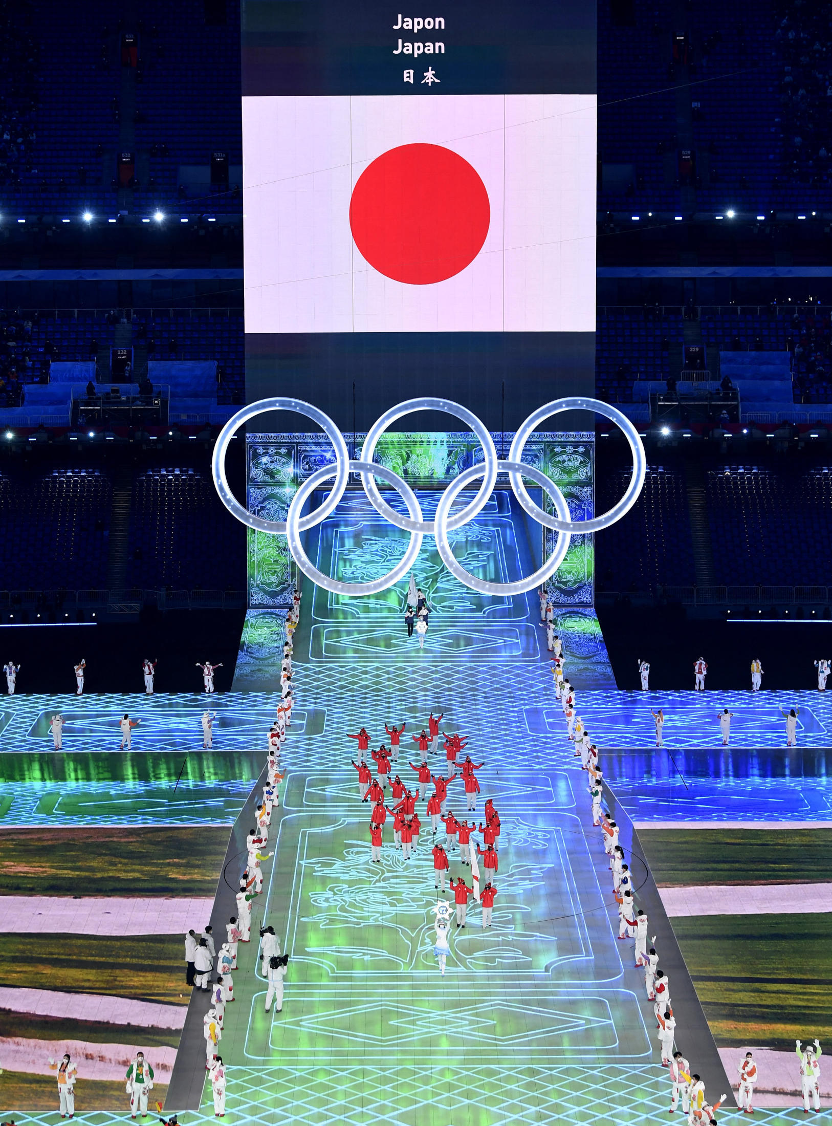 海外メディアは北京五輪開会式をどう報じたのか…短縮、壮観な光と氷の 