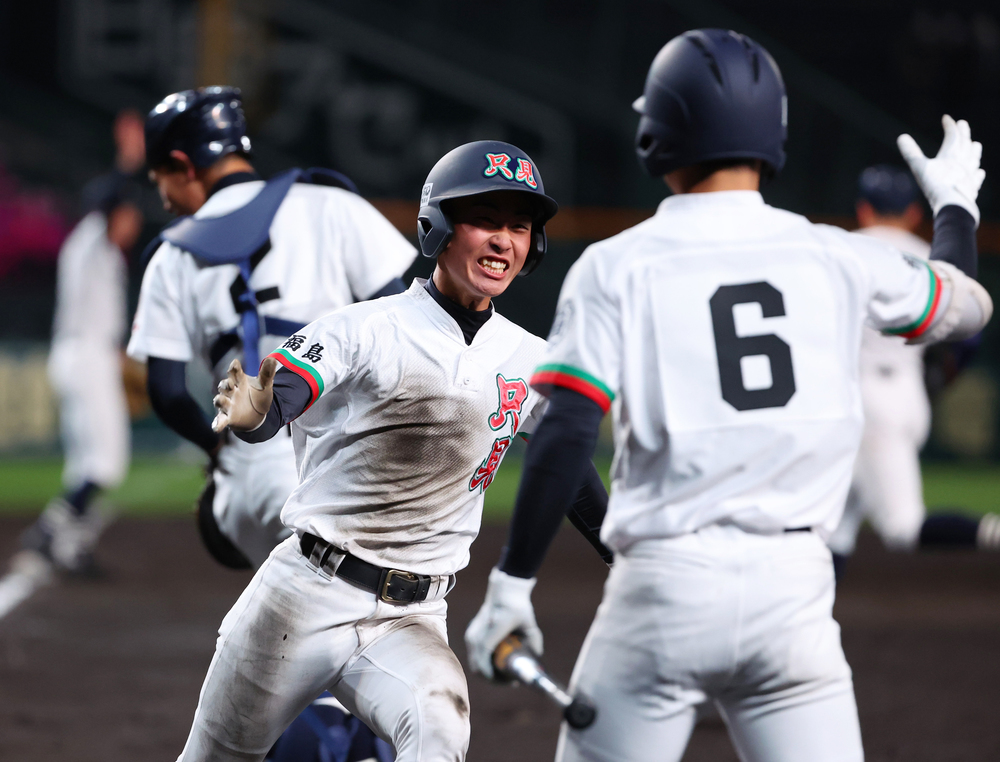 センバツ高校野球 只見、全員が「全力疾走」 伸び伸び野球、町に
