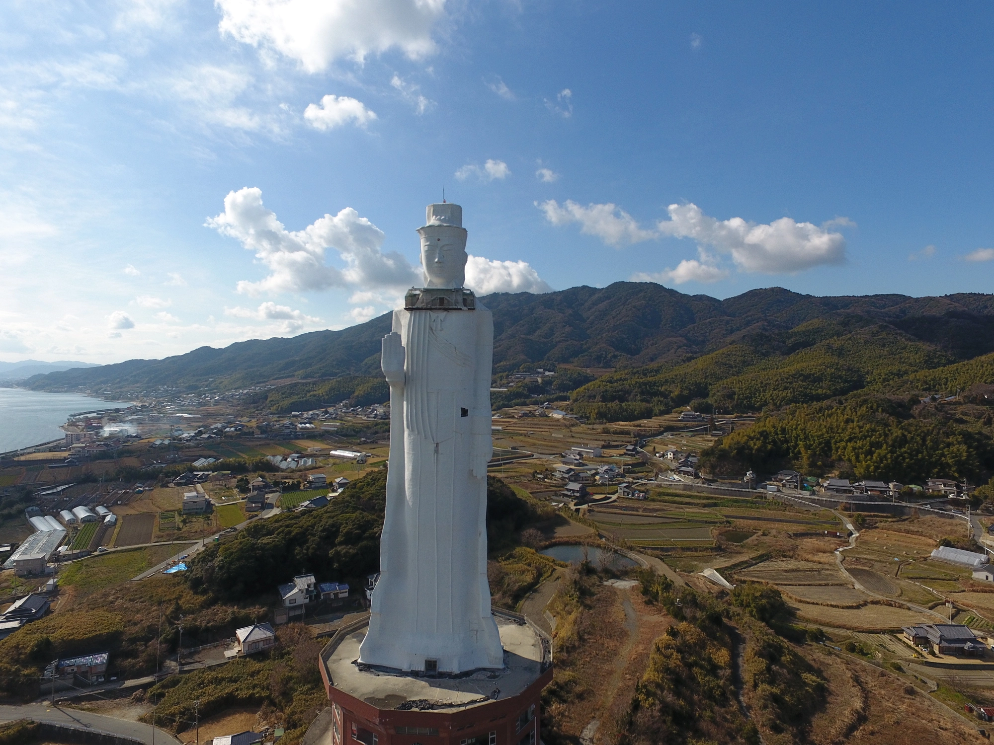 老朽化で解体も 全国に存在する巨大観音像 建立の理由と管理の難しさ Yahoo ニュース オリジナル 特集