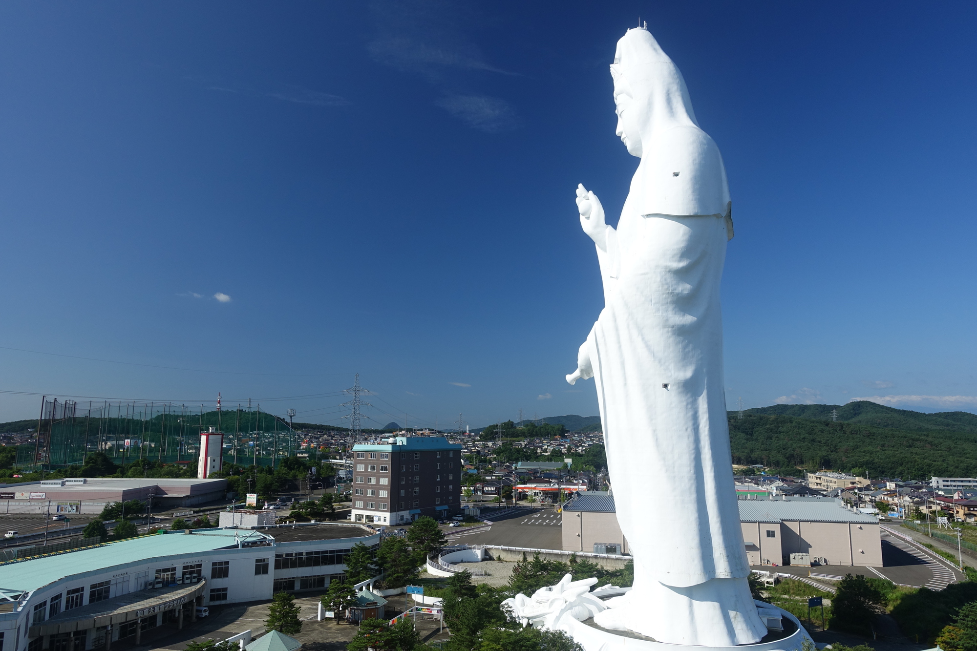 老朽化で解体も……全国に存在する巨大観音像 建立の理由と管理の