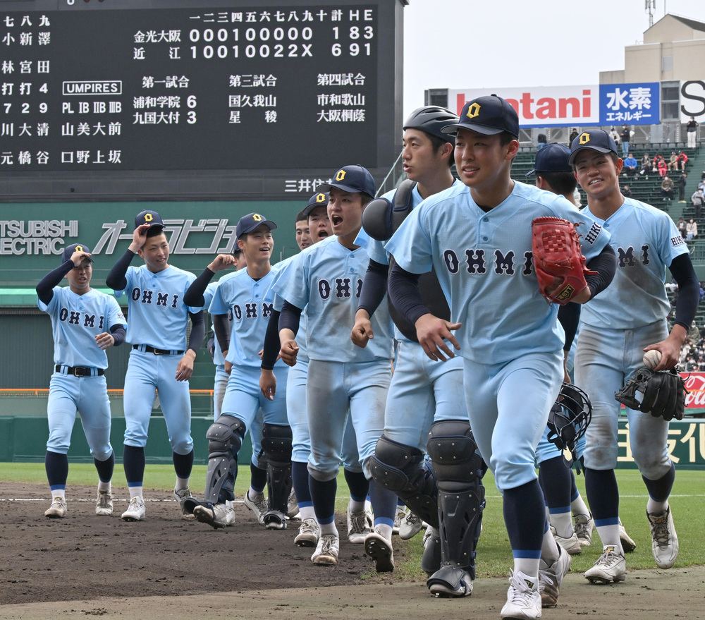 センバツ２０２２ 準々決勝 近江、県勢初の４強 秋の悔しさ、実を結ぶ