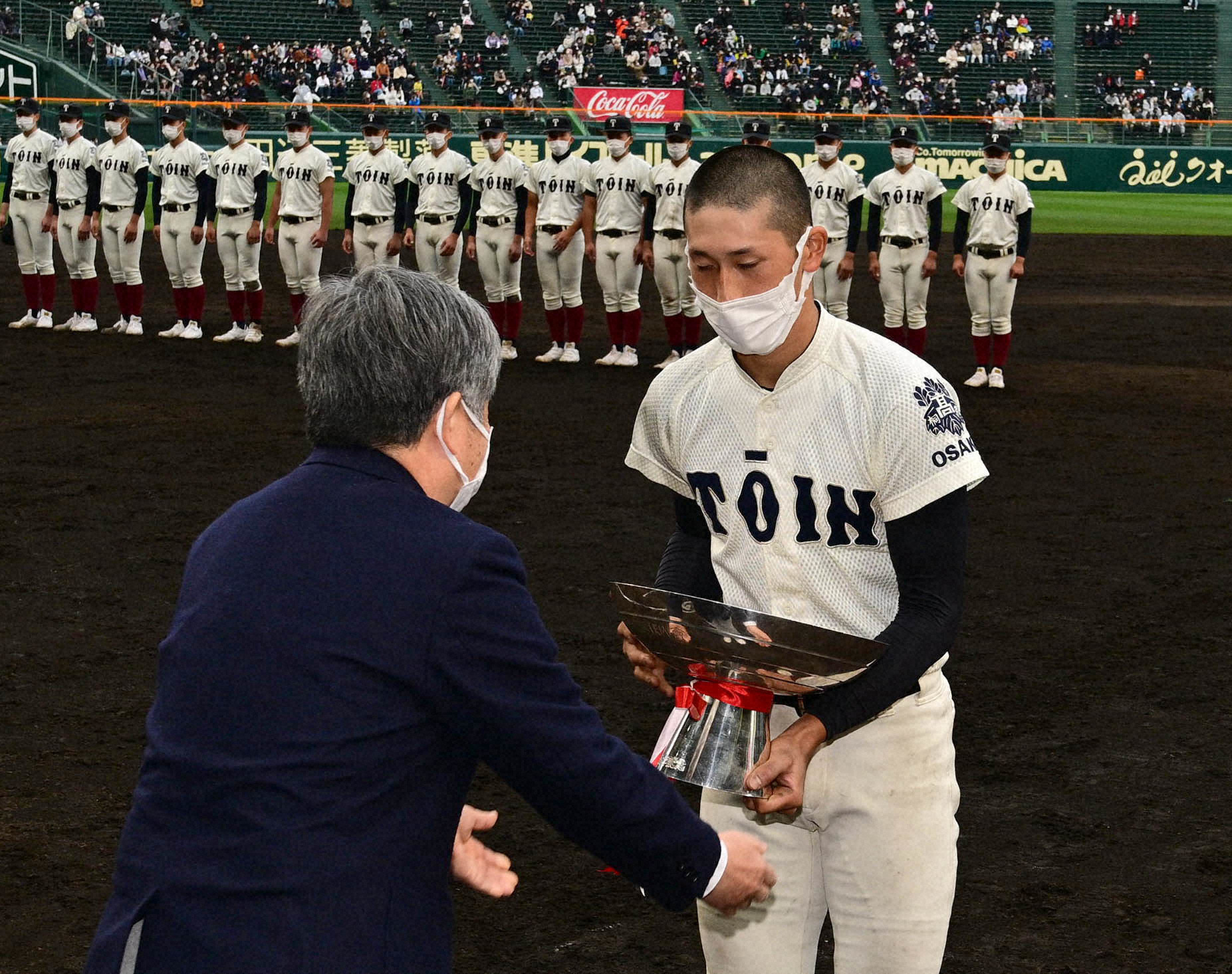 大阪桐蔭野球タオル　松尾汐恩選手 大阪桐蔭・松尾汐恩、圧巻の2打席連発「春夏連覇は自分たちしか