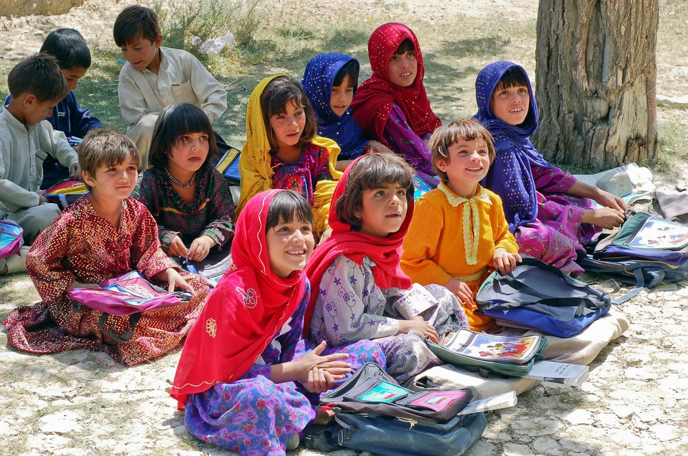 タリバン「女子教育再開」初日撤回が示す暫定政権内「保守の発言力」