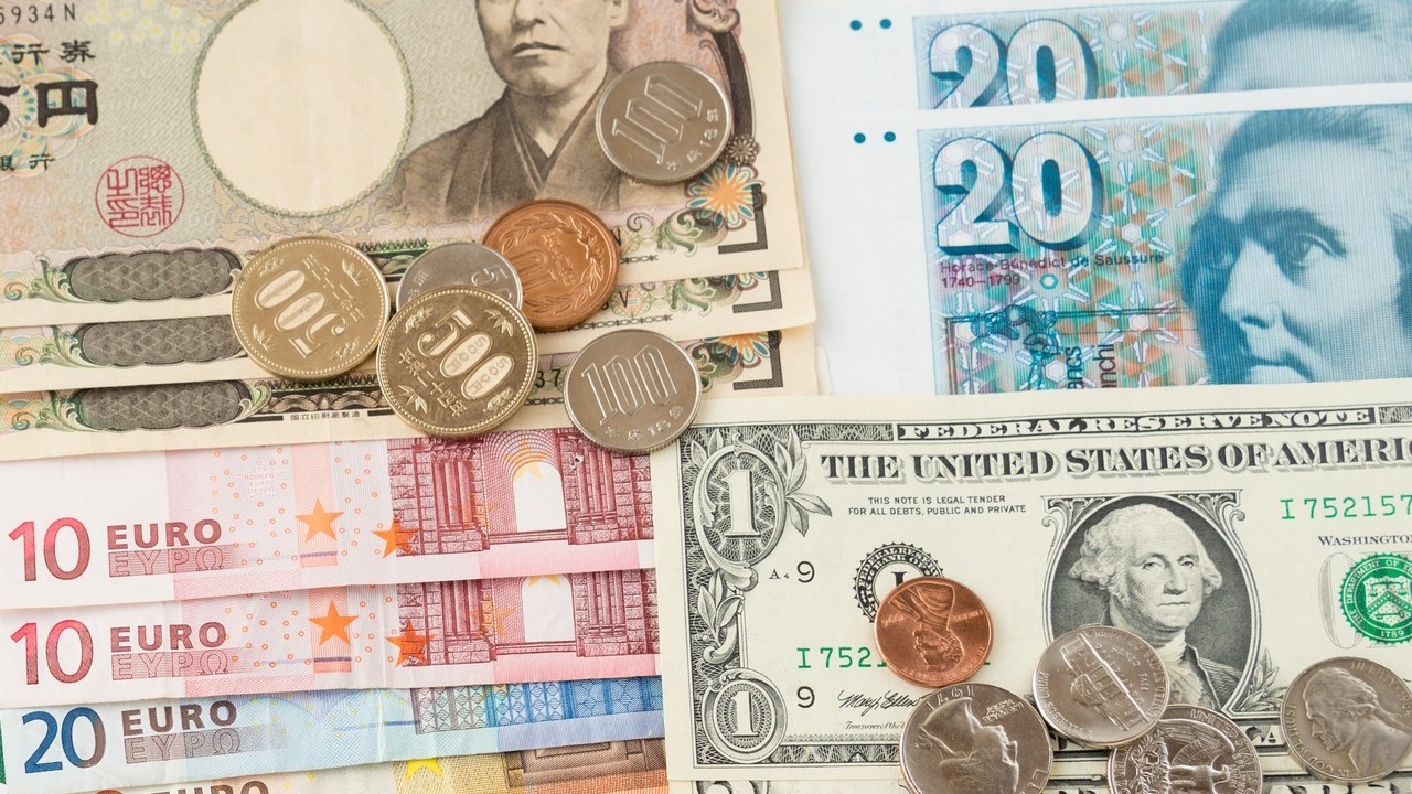 記録的な円安に揺らぐ日本の信頼…「米ドル」「ユーロ」「ポンド 