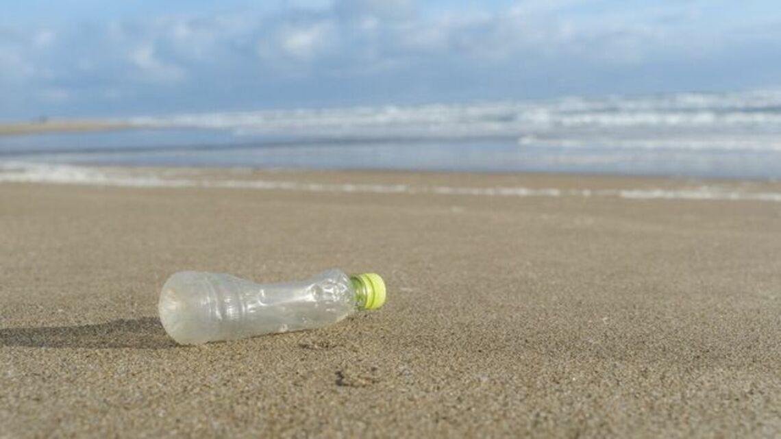 「海洋プラスチックごみ」削減で技術開発リードする4銘柄