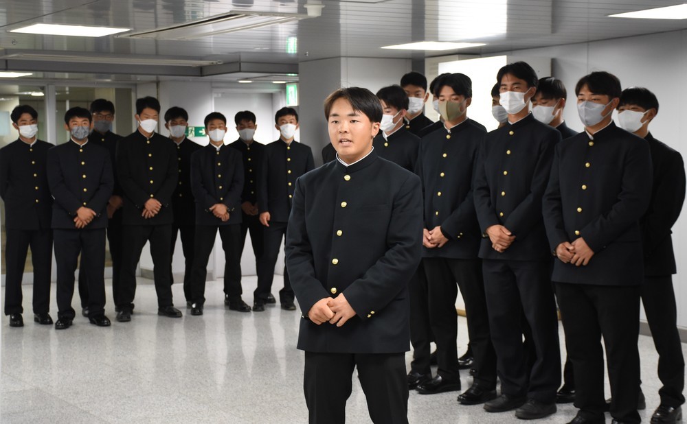 センバツ高校野球 慶応「嵐巻き起こす」 甲子園へ出発！！ 4年