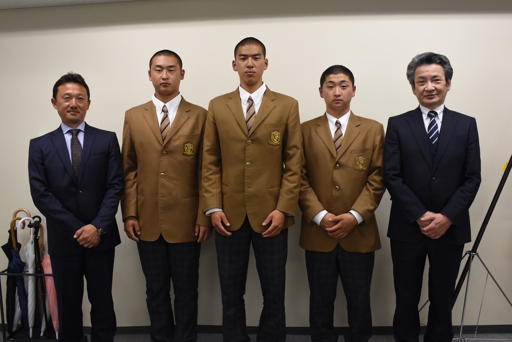 センバツ高校野球 作新学院が8強を報告 「粘り強さ出せた