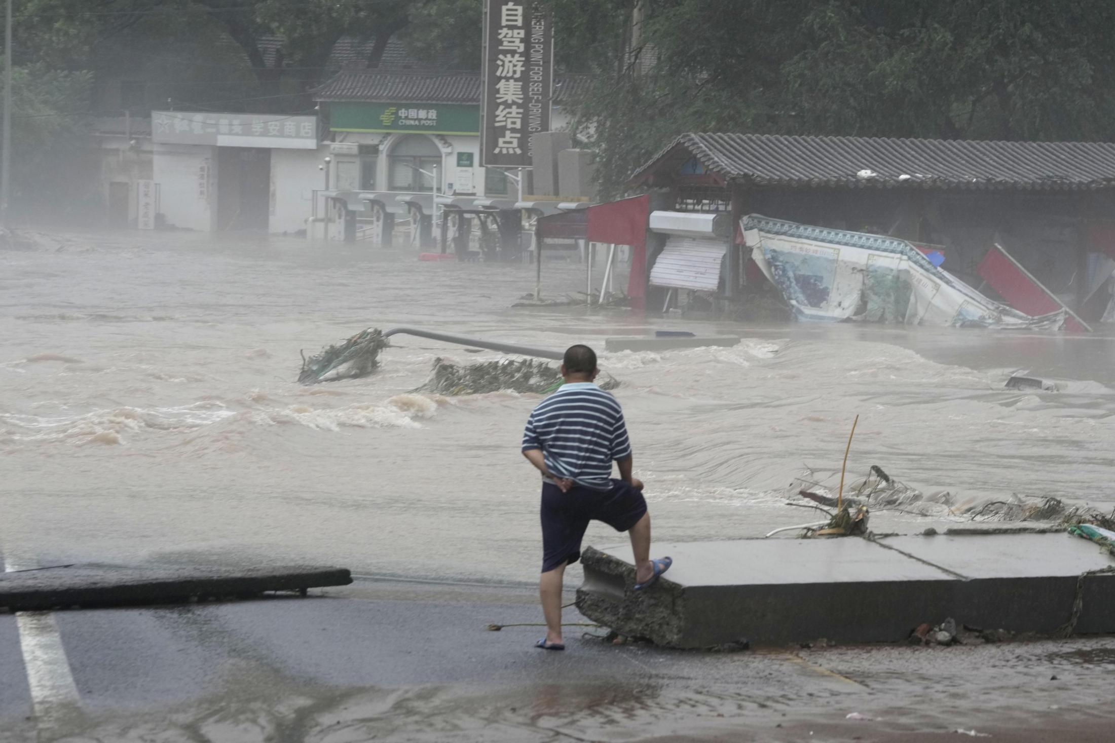 北京门头沟暴雨致2人死亡，社会救援力量紧急响应，求助平台已启用_服务_人员_河北