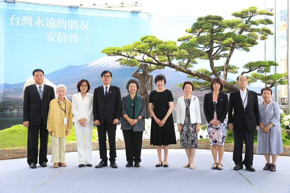 蔡英文と頼清徳が昭恵夫人を異例の歓待、台湾で銅像が建った「安倍晋三元首相」