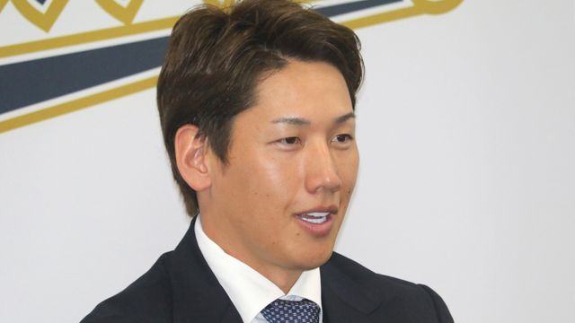 正尚試合出てよ」 パCSファイナル始球式に吉田正尚＆能見篤史が登場