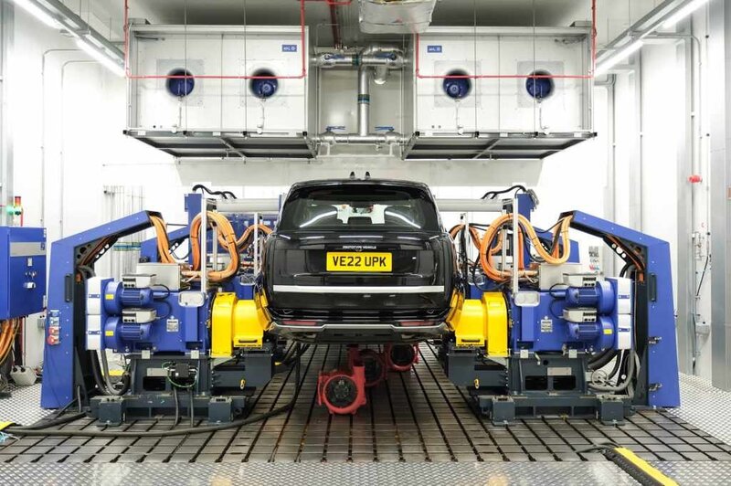 ジャガー・ランドローバー、新型EVを9車種発売へ…テスト施設を開所