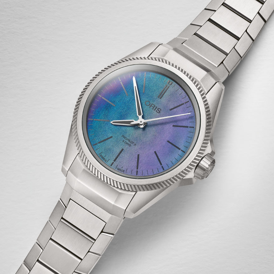 業界初！レーザー文字盤が美しすぎる】”虹色”に輝きを放つ腕時計って