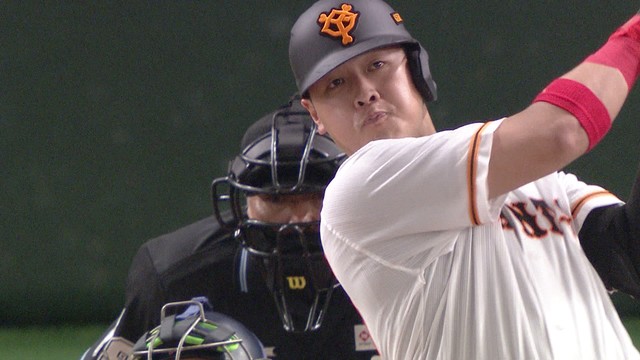 本塁打王の巨人・岡本和真 後輩の阪神・村上のMVP＆新人王に