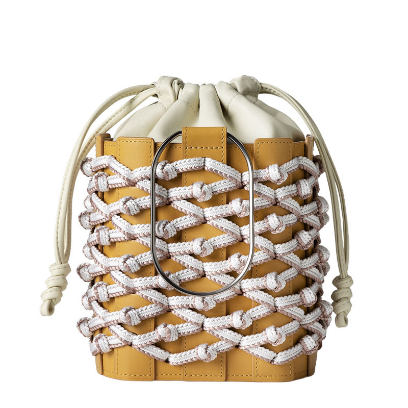 100万円の土屋鞄】日本の伝統工芸「組紐」を編み込んだ贅沢な数量限定