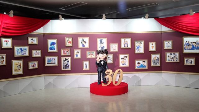 連載30周年『名探偵コナン』展覧会を取材 怪盗キッドのオブジェなど 