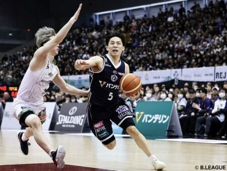 ホームで連敗を喫した横浜BC…33得点の河村勇輝は「ディフェンスを遂行できなかった」(バスケットボールキング)