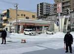 【速報】札幌市北区のコンビニで刃物を持った43歳男が店員3人を襲う 1人死亡 2人ケガ 警察は殺人未遂の現行犯で男を逮捕