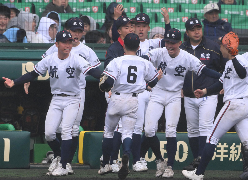 帽子に刻んだ「石川のために」 日本航空石川、見せた粘り センバツ（センバツLIVE！） - Yahoo!ニュース